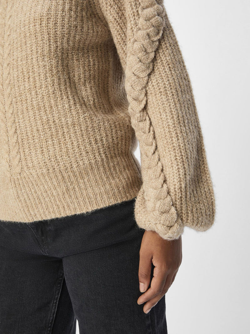 Object Camel Chunky Rope Jumper